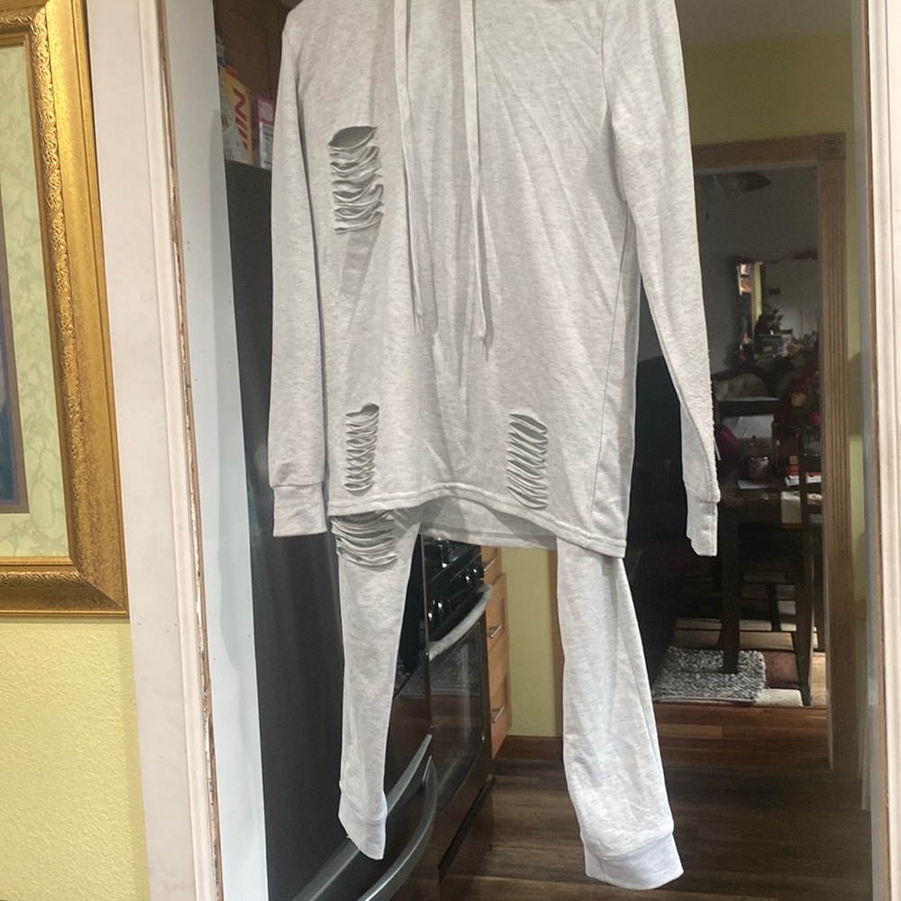 Grey sweatsuit, size medium